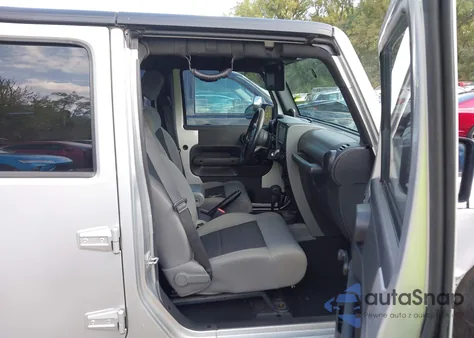 2010 Jeep Wrangler Unlimited Sport из США, поврежденный, VIN 1J4BA3H13AL159030